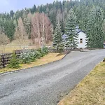 1 Bedroom Beautiful In Adorfot Leubetha